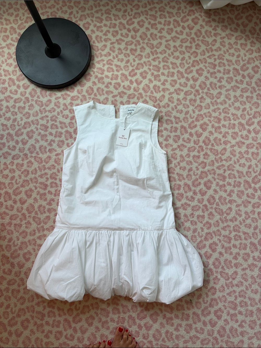 Aritzia White Sleeveless Bubble-Hem Dress size xxs NWT